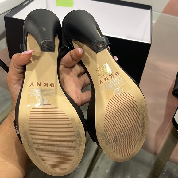 DKNY OLINA HEELS - SZ 8 - Picture 5 of 6